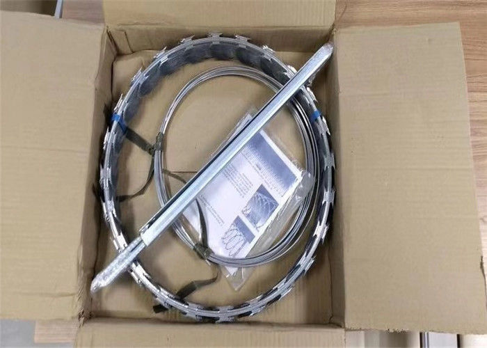 450mm CBT 65 Średnica cewki z żyletką Concertina Wojskowy drut z żyletką ocynkowany